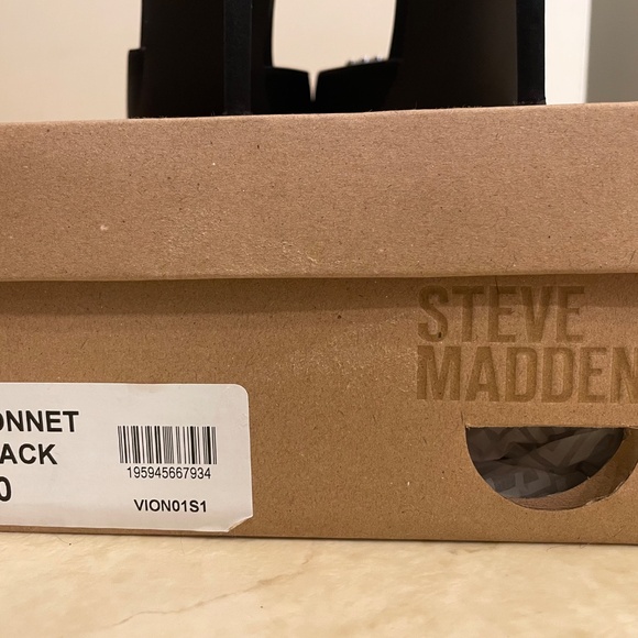 Steve Madden Vionnet Black Heels - Picture 6 of 7